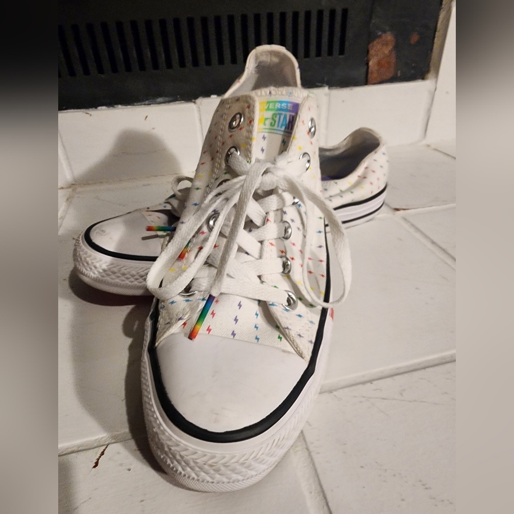 Mens 7 women's 9 rainbow converse Pride Chuck Taylor's